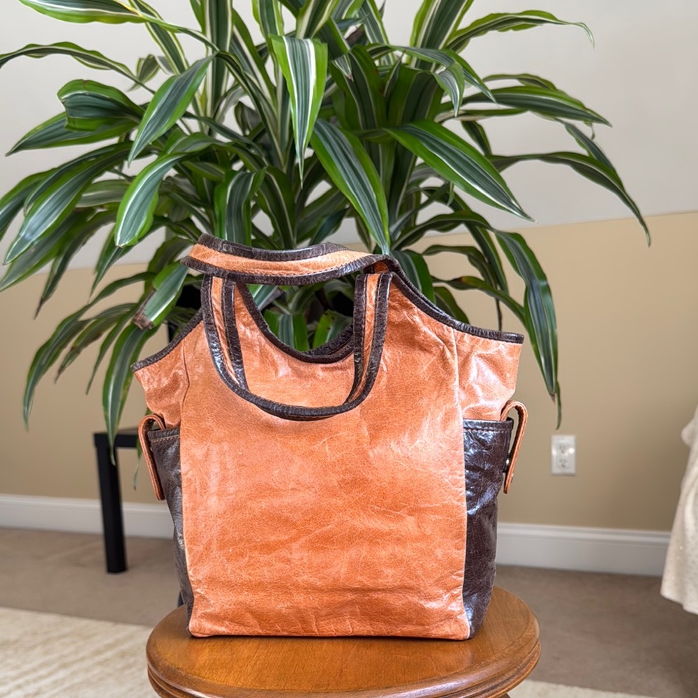 Nino Bossi Handbag - Distressed Leather Two-tone small handbag tote